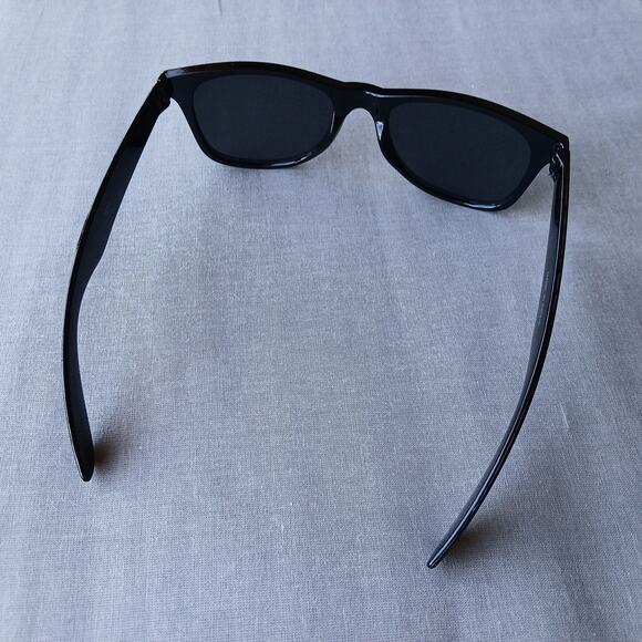 Classic Black Sunglasses OSFM adult sized simple unisex retro 80s 90s Y2K - Picture 6 of 15